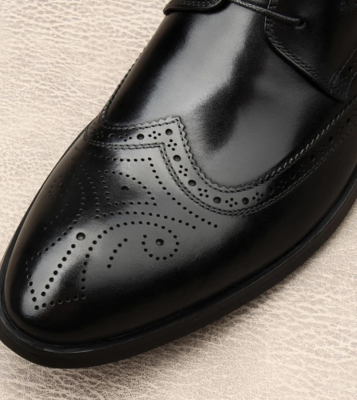 2023 Mens Brogue Boots Marchio di lusso Vera pelle di mucca 2023 Inverno Nuovo stile Moda calda Stivaletto sociale alla caviglia