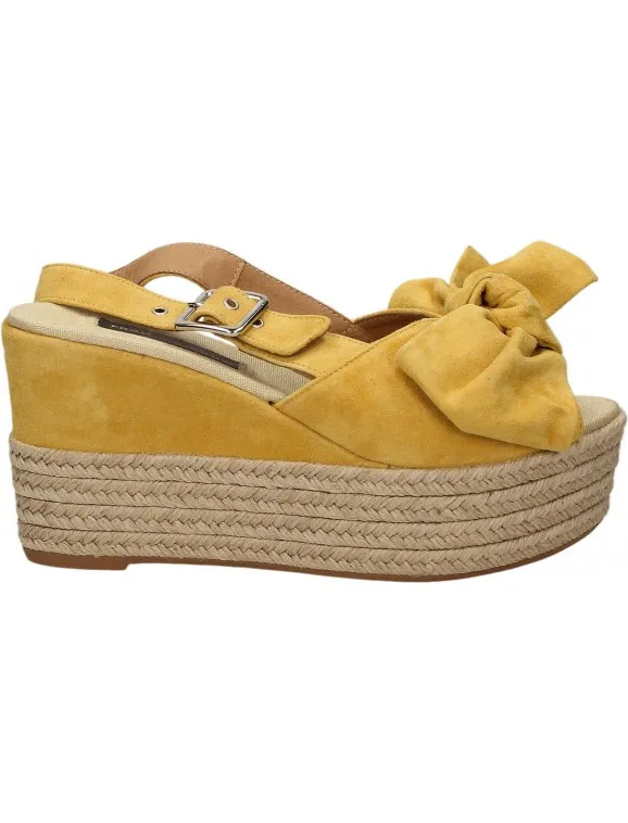 Frau sandalo sole  
